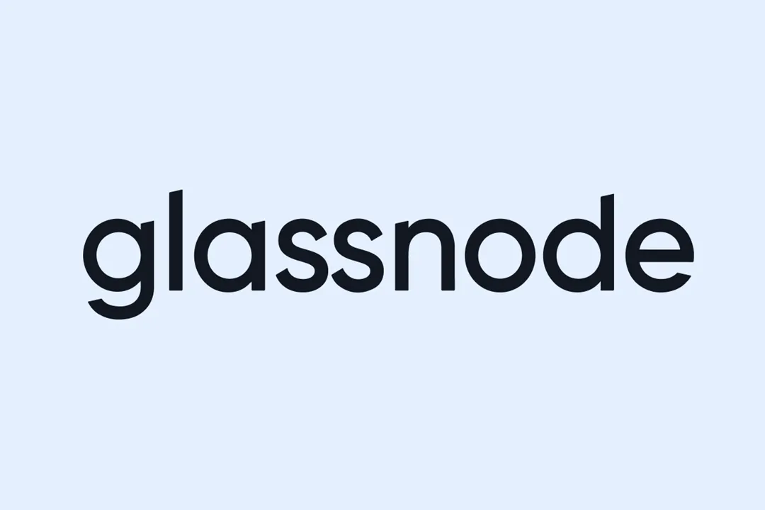 گلس‌نود (Glassnode) یکی از ابزارهای پیشرفته برای تحلیل داده‌های درون‌زنجیره‌ای (On-chain Data) در بازار ارزهای دیجیتال است