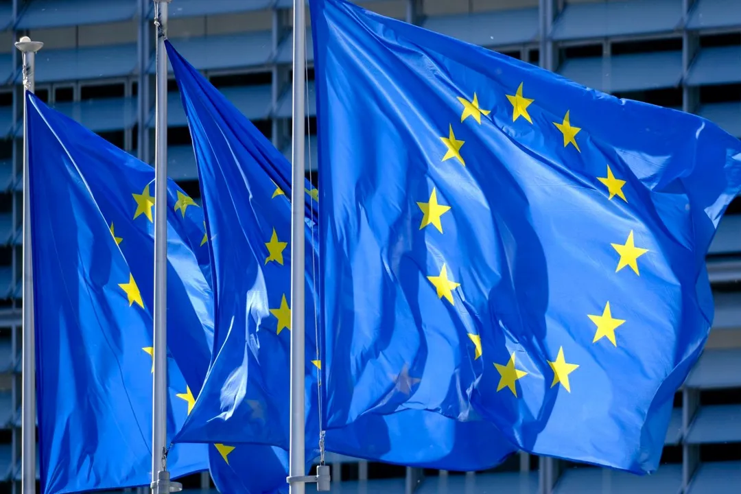اتحادیه اروپا (EU) اقدامات متعددی برای تنظیم بازار رمزارزها انجام داده است.
